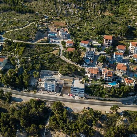 Apartments Pusic オミシュ エクステリア 写真