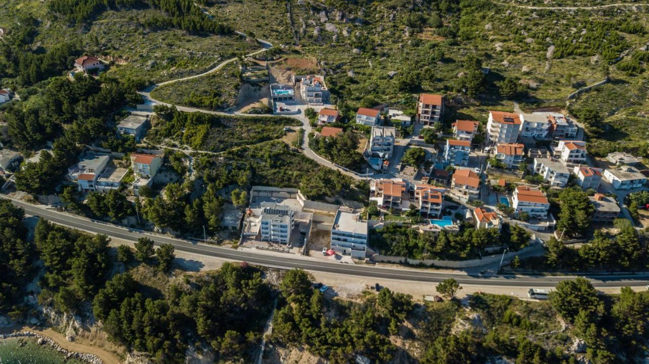 Apartments Pusic オミシュ エクステリア 写真