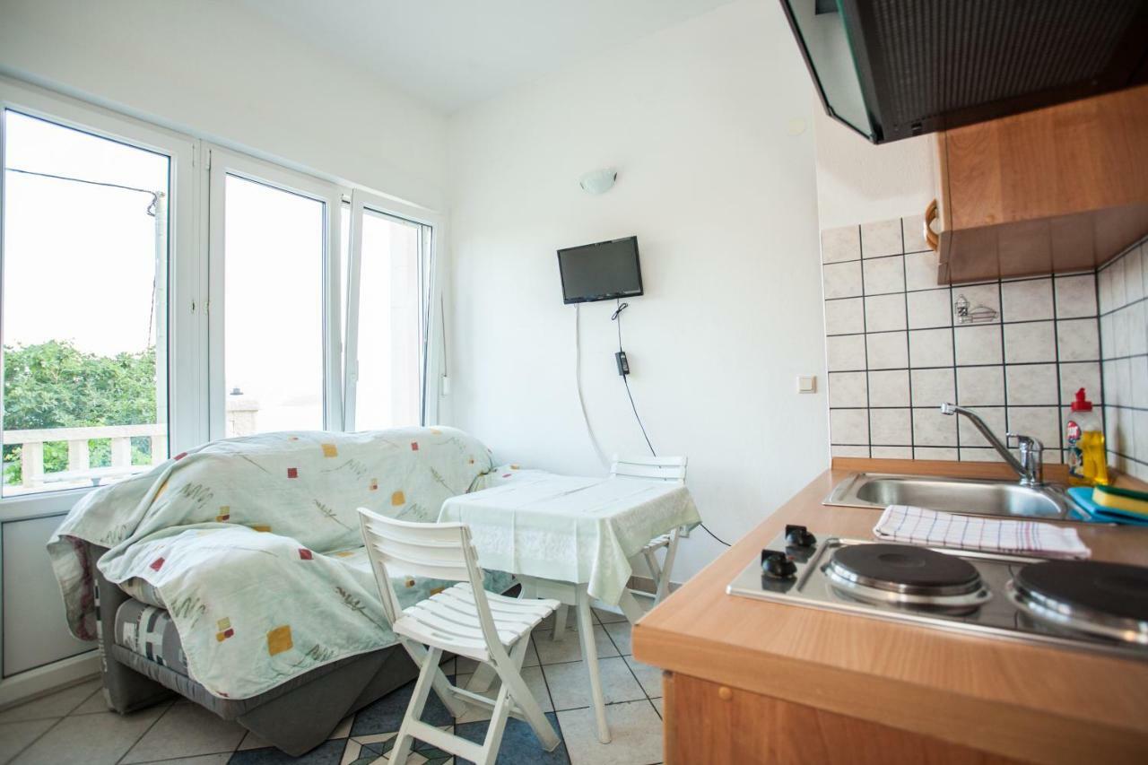 Apartments Pusic オミシュ エクステリア 写真